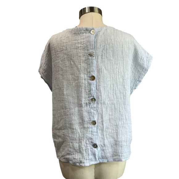 Tahari Linen Blouse Size S Light Blue Mother of Pearl Button Back Minimal Chic - Picture 3 of 6